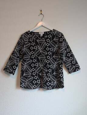 Peck & Peck 100% Cotton Small Black Embroidered Blouse.